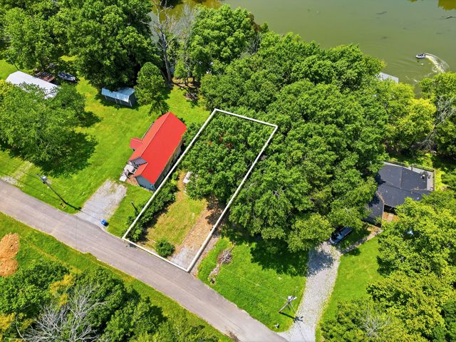 100 Breeze Inn Rd, Castalian Springs, TN 37031