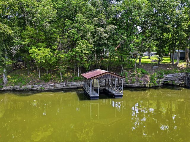 100 Breeze Inn Rd, Castalian Springs, TN 37031