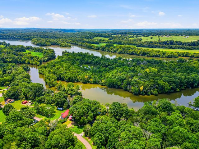 100 Breeze Inn Rd, Castalian Springs, TN 37031