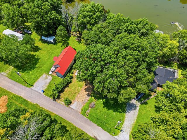 100 Breeze Inn Rd, Castalian Springs, TN 37031