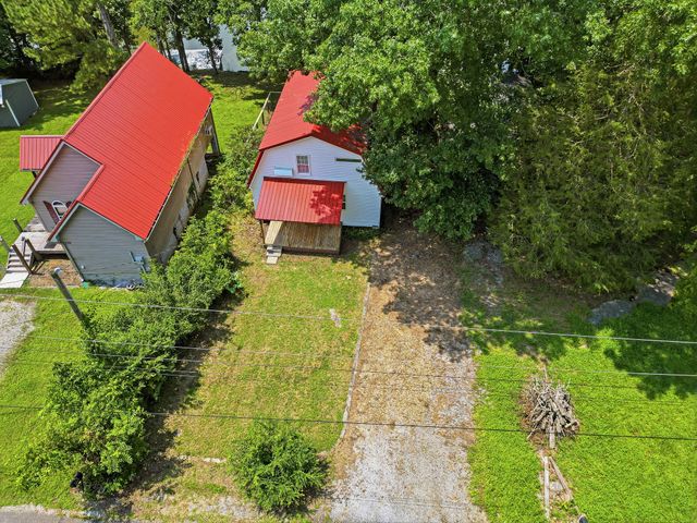 100 Breeze Inn Rd, Castalian Springs, TN 37031