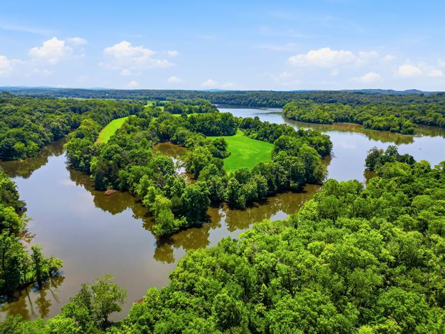 100 Breeze Inn Rd, Castalian Springs, TN 37031