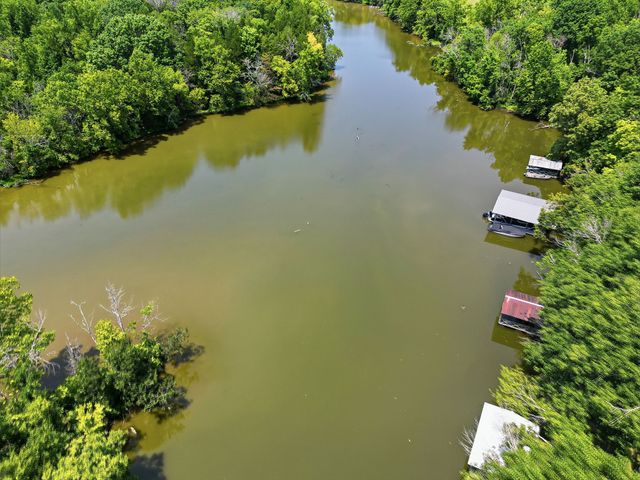 100 Breeze Inn Rd, Castalian Springs, TN 37031