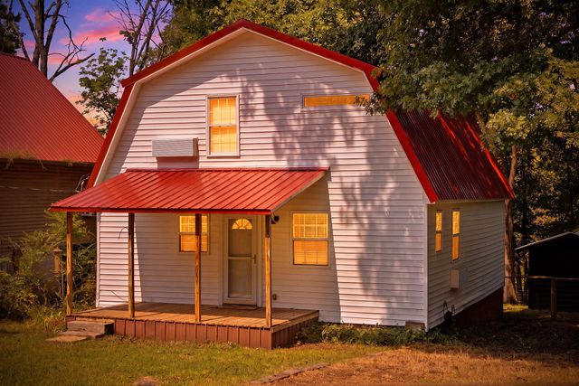 100 Breeze Inn Rd, Castalian Springs, TN 37031