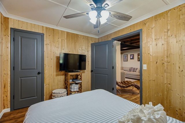 100 Breeze Inn Rd, Castalian Springs, TN 37031
