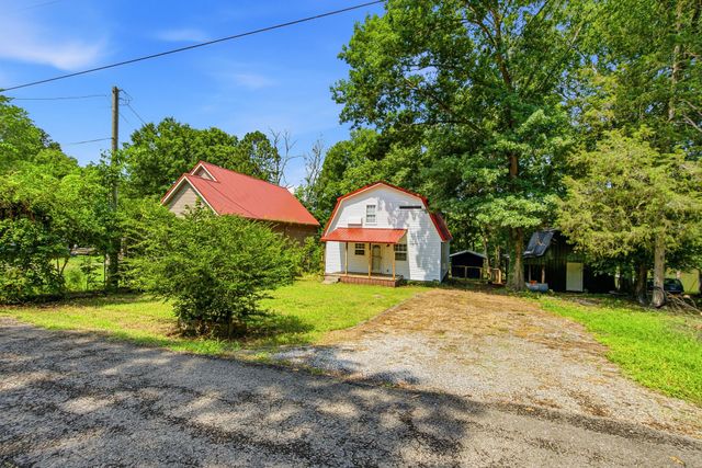 100 Breeze Inn Rd, Castalian Springs, TN 37031