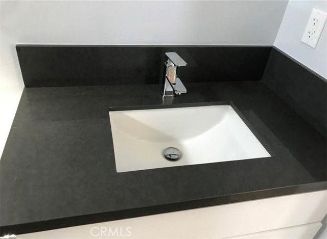 221 W 85th, Los Angeles, CA 90003