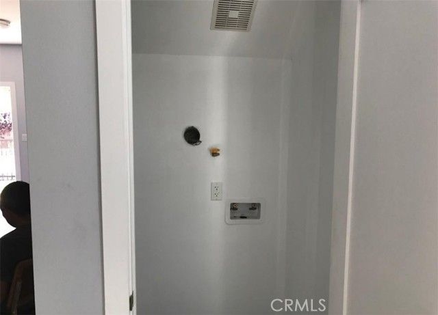 221 W 85th, Los Angeles, CA 90003