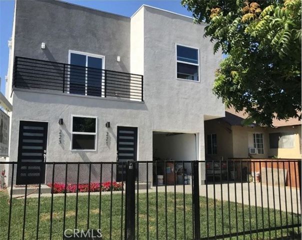 221 W 85th, Los Angeles, CA 90003