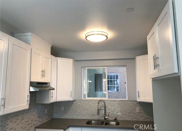 221 W 85th, Los Angeles, CA 90003