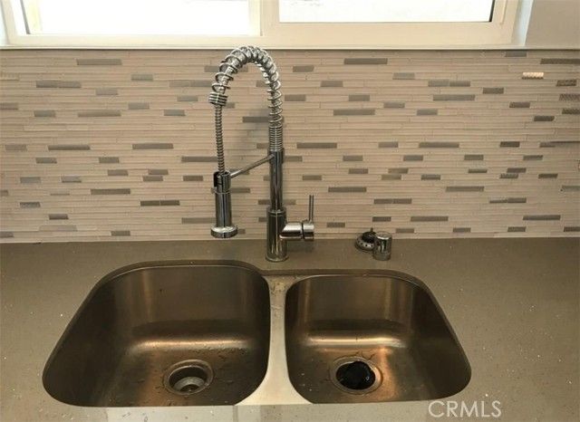 221 W 85th, Los Angeles, CA 90003