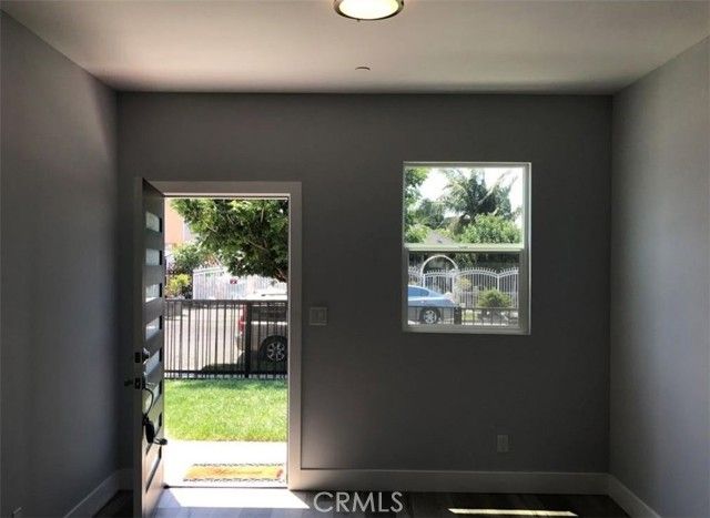 221 W 85th, Los Angeles, CA 90003