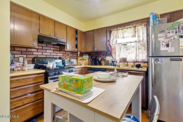 2624 Coveview Drive, Toledo, OH 43611