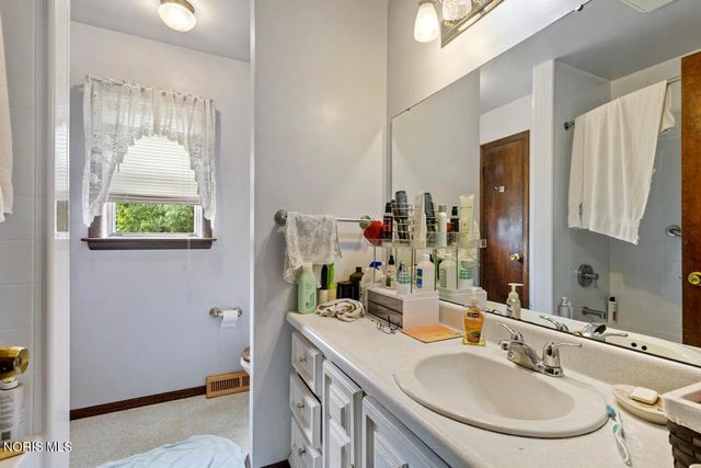 2624 Coveview Drive, Toledo, OH 43611