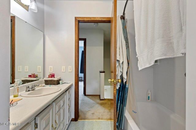 2624 Coveview Drive, Toledo, OH 43611