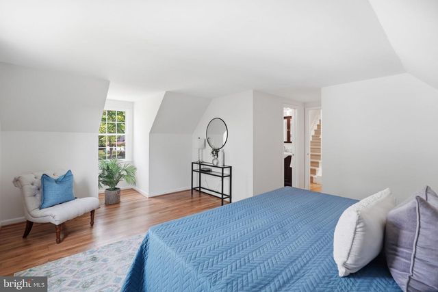 7 PITT CT, Rockville, MD 20850