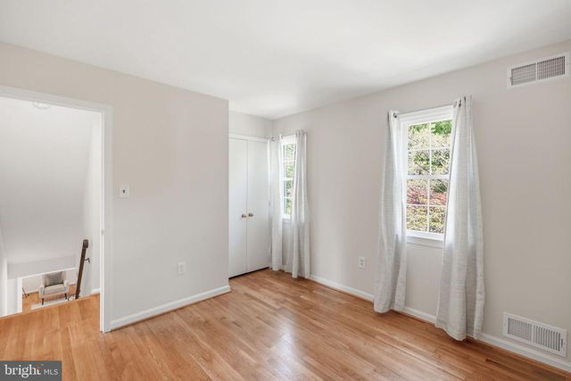 7 PITT CT, Rockville, MD 20850
