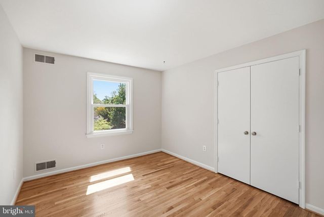 7 PITT CT, Rockville, MD 20850