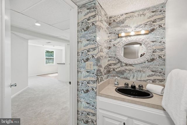 7 PITT CT, Rockville, MD 20850