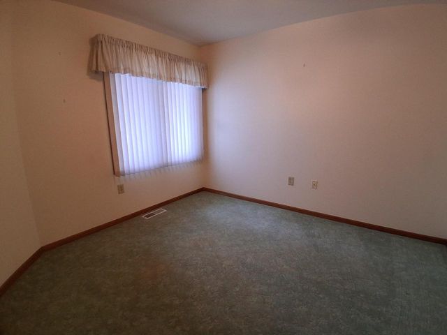 350 Hartford SQUARE, Hartford, WI 53027