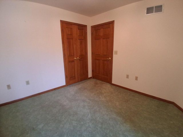 350 Hartford SQUARE, Hartford, WI 53027