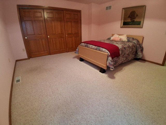 350 Hartford SQUARE, Hartford, WI 53027