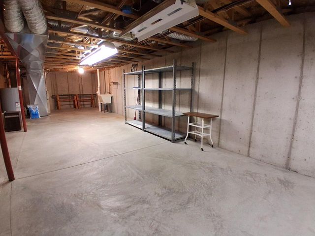 350 Hartford SQUARE, Hartford, WI 53027