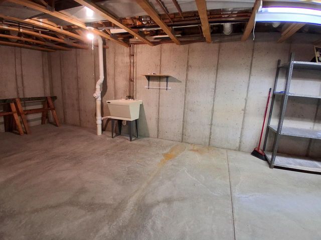 350 Hartford SQUARE, Hartford, WI 53027