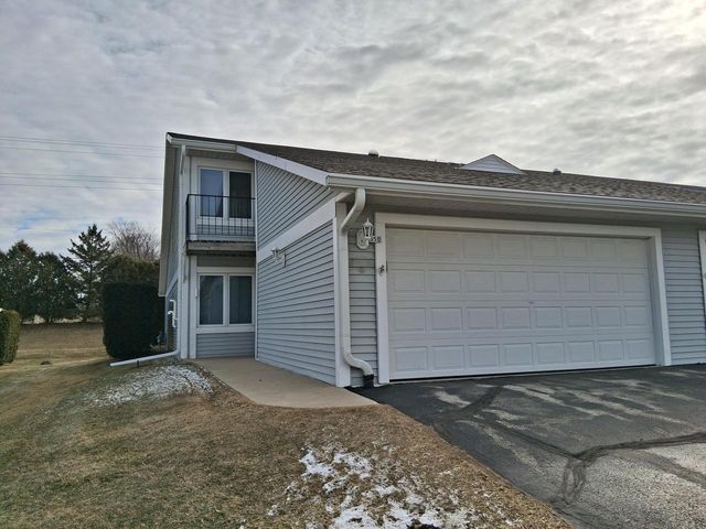350 Hartford SQUARE, Hartford, WI 53027