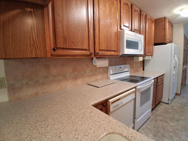 350 Hartford SQUARE, Hartford, WI 53027