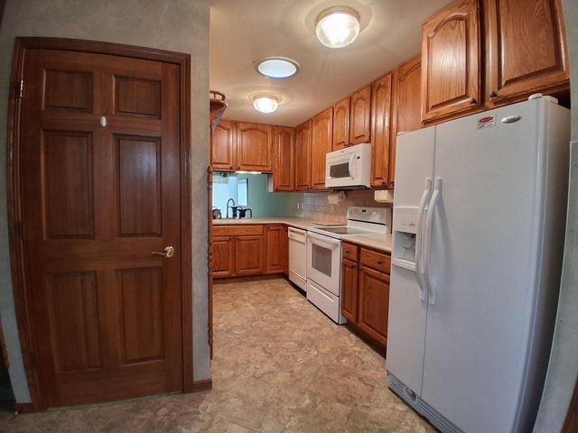 350 Hartford SQUARE, Hartford, WI 53027