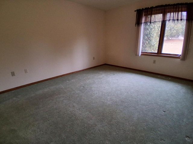 350 Hartford SQUARE, Hartford, WI 53027