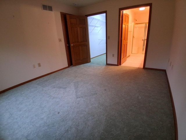 350 Hartford SQUARE, Hartford, WI 53027