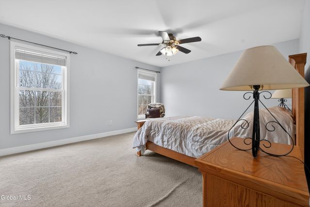 39 Outlook Dr S, Halfmoon, NY 12118