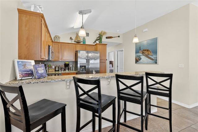 304 Avenue J, Port Aransas, TX 78373