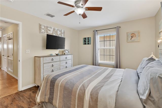 304 Avenue J, Port Aransas, TX 78373