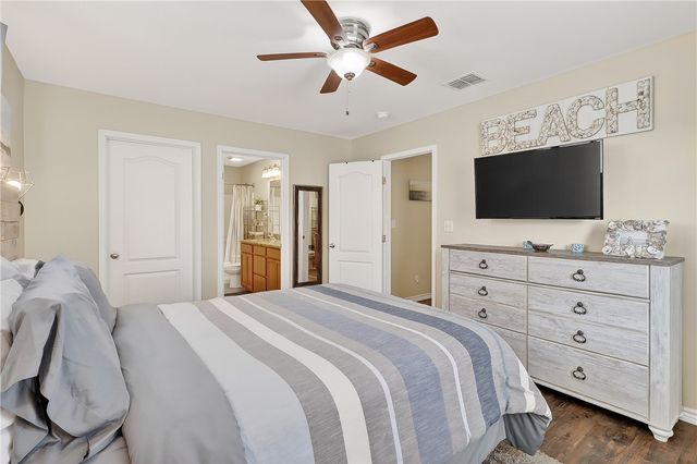 304 Avenue J, Port Aransas, TX 78373