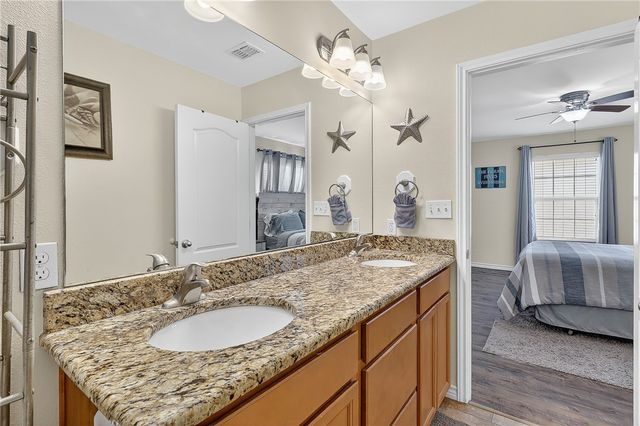 304 Avenue J, Port Aransas, TX 78373