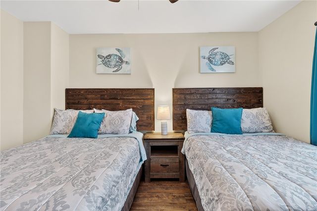 304 Avenue J, Port Aransas, TX 78373