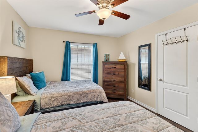 304 Avenue J, Port Aransas, TX 78373