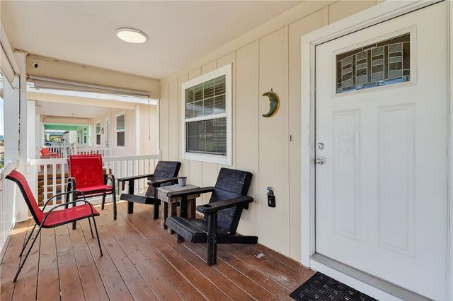 304 Avenue J, Port Aransas, TX 78373