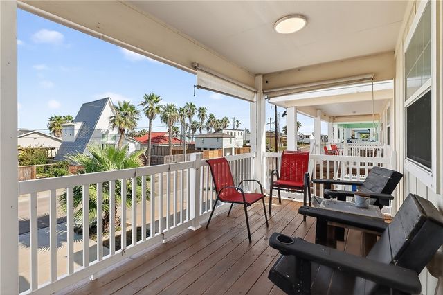 304 Avenue J, Port Aransas, TX 78373