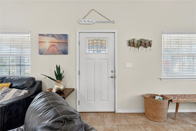 304 Avenue J, Port Aransas, TX 78373