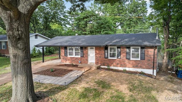 10418 Quaker Dr, Dellwood, MO 63136