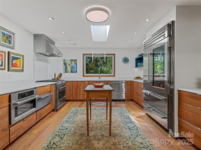 5 Brookside Road, Asheville, NC 28803