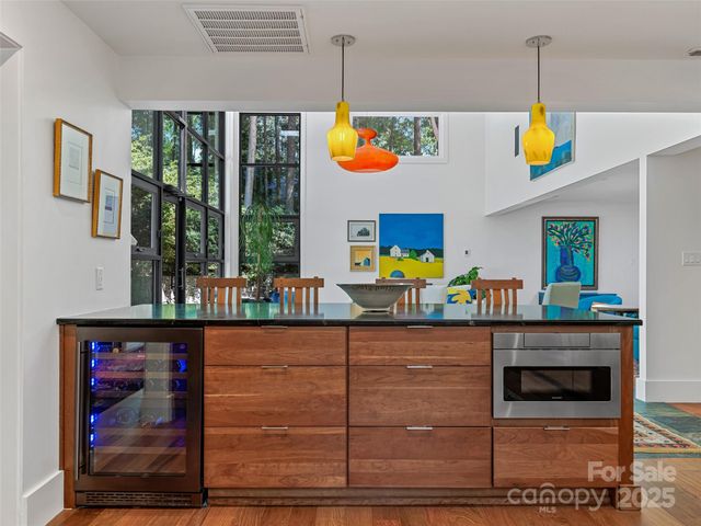 5 Brookside Road, Asheville, NC 28803