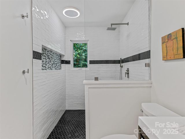 5 Brookside Road, Asheville, NC 28803