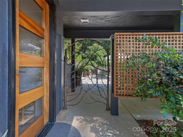 5 Brookside Road, Asheville, NC 28803