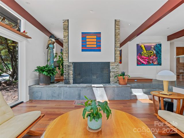 5 Brookside Road, Asheville, NC 28803