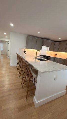 6 Pratt Ave 1, Beverly, MA 01915